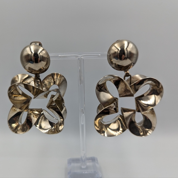 Vintage Stunning Sculptural Bow Design Statement Silver tone Clip on Earrings - Picture 6 of 10